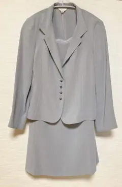 ツーピース　ジャケットとスカートセット