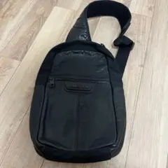 DIESEL ブラック スリングバッグ　ボディバッグ