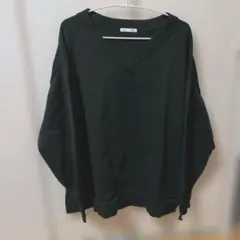 ダークグリーン Vネック ニットセーター