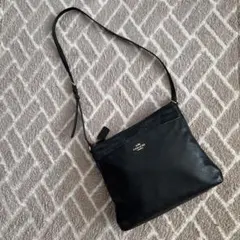 お値下げ　美品　COACH ブラック　本革　ショルダーバック　斜め掛け