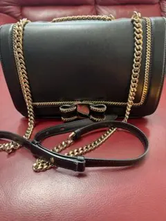 フェラガモ チェーンショルダーバッグ ヴァラリボンレザー 2way