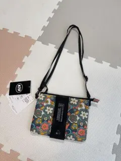 Kiu サコッシュ エチケットポーチ　花柄のサムネイル