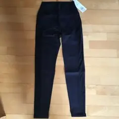 新品　チャコット黒 Mサイズ レギンス 256331-1008-43のサムネイル