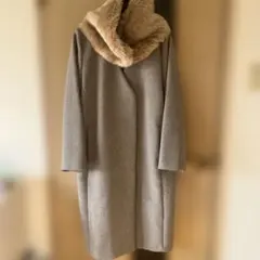 グレージュ　ファー付きロングコート クリーニング済み