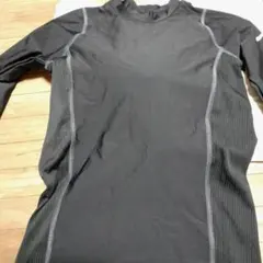 新品タグ付き未使用品　Nike ブラック 長袖 ラッシュガード