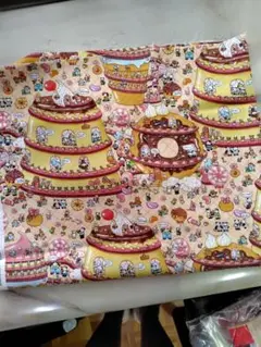 ケーキとキャラクターの綿生地