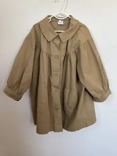 子ども　ベージュ トレンチコート バルーン袖
