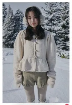 andequal gold button puff sleeve knit