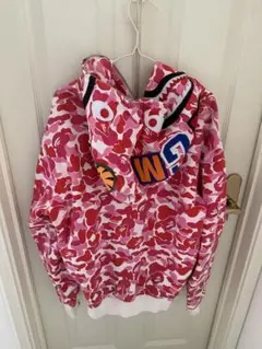 美品　A BATH ING APE カレッジロゴパーカー ピンク　希少サイズ A BATHING APE パーカー SHARK PULLOVER HOODIE レディース