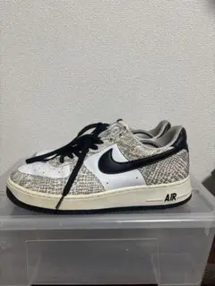 【黒タグ付き未使用】激レア☆ナイキ エアフォース1 スネーク柄 白蛇 希少サイズ NIKE エアフォース1 28cm 白蛇 スネーク柄 2006年 - メルカリ