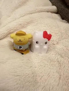 ポムポムプリンとハローキティのカプセルトイ