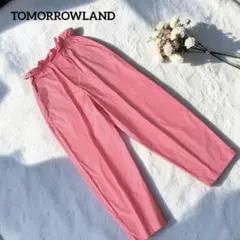 美品✨ トゥモローランド 金子綾さんコラボ　マイクロタフタウエストギャザーパンツのサムネイル