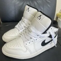 NIKE AIR JORDAN 1 ホワイト ブラックのサムネイル