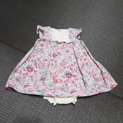bebe 花柄コットンワンピース（フリル付き）