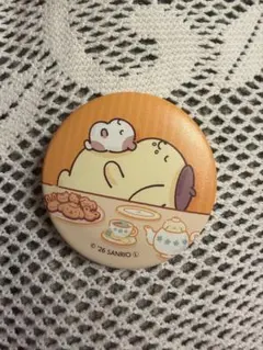 サンリオ　ポムポムプリン　おうちこもりカフェ　缶バッジ ポムポムプリン おうちこもりカフェ ぷくぷく缶バッジ - メルカリ