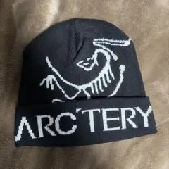 ARC'TERYX黒ビーニー