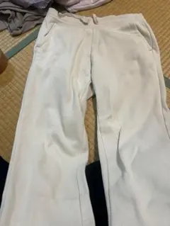 ホワイト スウェットパンツ ユニクロ