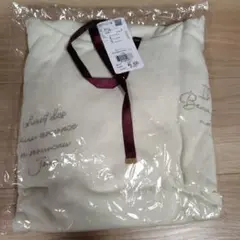 新品タグ付き　ランダム刺繍フーディー　生成り　Fサイズ　axes femme