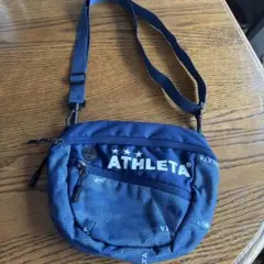 ATHLETA ネイビー ドット柄 ボディバッグ