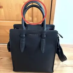 CHARLES & KEITH イロンゲイト トートバッグ ブラックのサムネイル