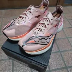 2026年最新】SAUCONY ランニングシューズの人気アイテム - メルカリ