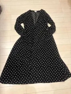 水玉模様のロングワンピース