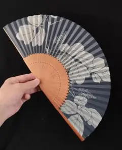 花柄の扇子 ネイビー