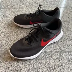 Nike ランニングシューズ ブラック/レッド