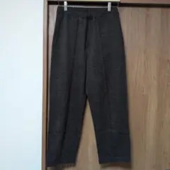 ブージュルード ダークグレー プリーツ カジュアルパンツ