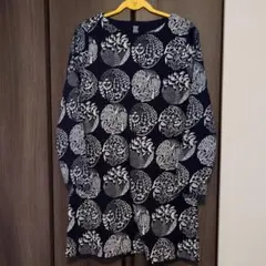 美品graniph　 F　 長袖Tシャツ ネイビー 植物モチーフポケット付き