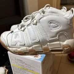 NIKE AIR MORE UPTEMPO ホワイト ガムソール