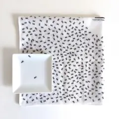 ari DESIGN&PROJECT小皿・ハンカチセット 諸橋近代美術館ダリ蟻柄のサムネイル