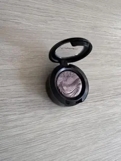 MAC エクストラディメンションアイシャドウ スモーキーモーヴ