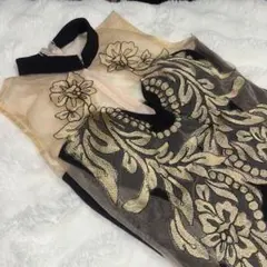 刺繍入りタイトフィットドレス