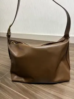 ブラウン ショルダーバッグ 中型