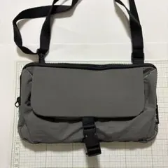【新品】スタンダードプロダクツ　フェイクレザーマルチポケットショルダーバッグのサムネイル