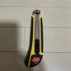 カッターナイフ イエロー ブラック