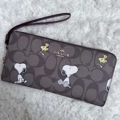 COACH スヌーピー 長財布 ラウンドファスナーのサムネイル