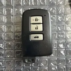 トヨタ　純正スマートキー　カムリのサムネイル