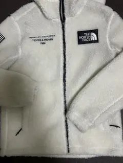 ザノースフェイス　ボアフリースジャケット ユニセックスフード付 アイボリー 白