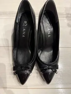 DIANA エナメル リボン パンプス ブラック