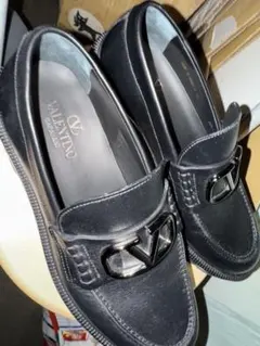 VALENTINO 黒 ローファー サイズ40のサムネイル