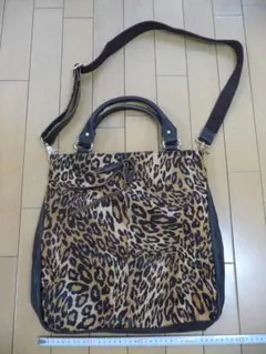 Bou Jeloud ヒョウ柄 2WAY ショルダーバッグ トートバッグ 本革のサムネイル