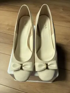 リボン付き パンプス オフホワイト