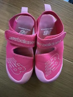 18センチ　New Balance ピンク サンダル US 11.5