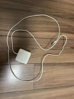 ホワイト電源アダプター MACBOOK用