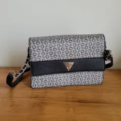 GUESS ショルダーバッグ グレー/ブラック