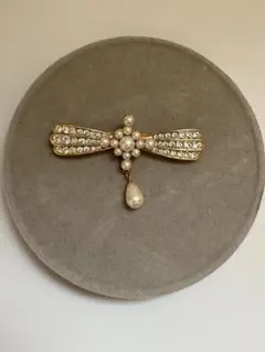 パールクリスタルブローチ
