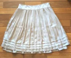 ひざ丈プリーツフレアスカート　光沢ベージュ