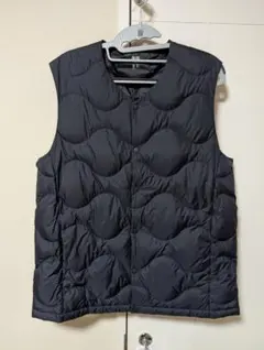 ユニクロ　ウルトラライトダウンベスト　ネイビー